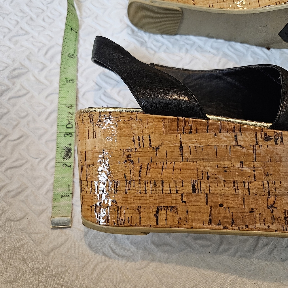 Donald J. Pliner Black and Gold Sandals - Picture 7 of 8